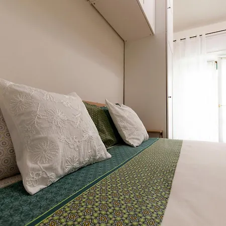 Attimo House
