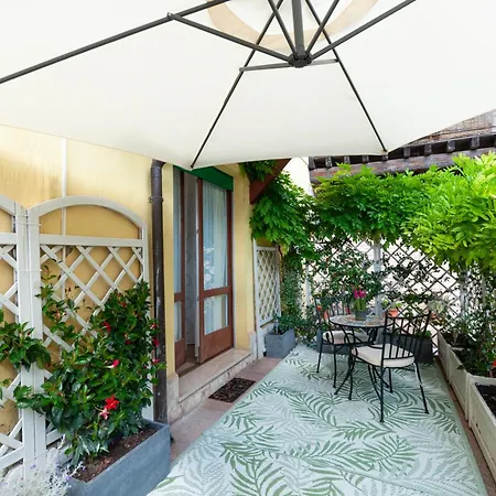 Attimo House *